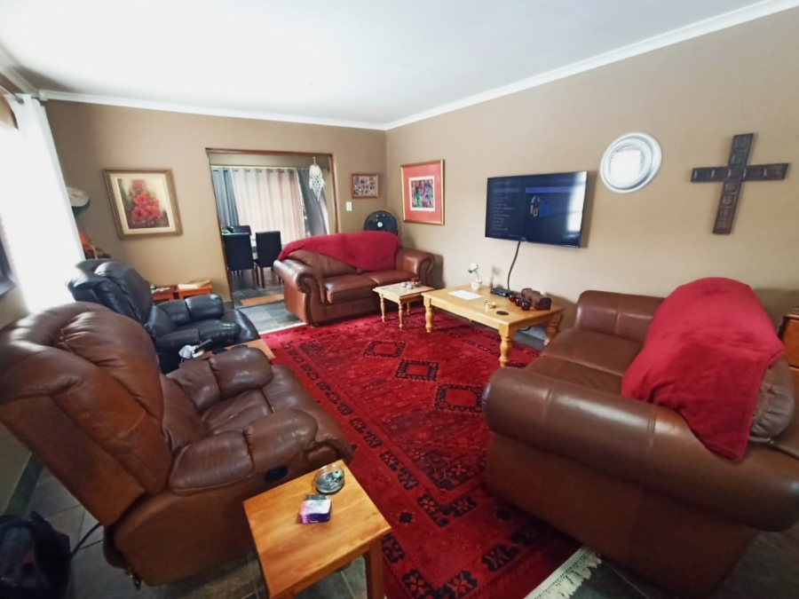 2 Bedroom Property for Sale in Humansdorp Eastern Cape